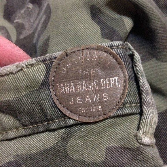 ZARA BASIC Camouflage Size US 2 Denim Jeans Stretch Ankle Cropped Distressed - Picture 6 of 8